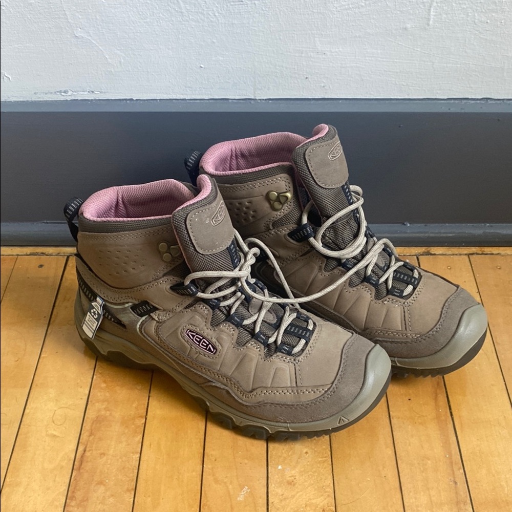 KEEN ✨ Targhee women’s hiking boots